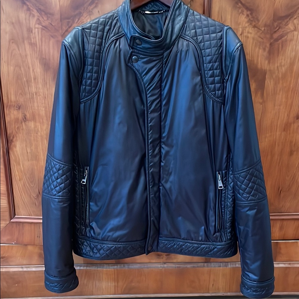Dolce & Gabbana Black Lightweight Jacket with Quilted Detailing